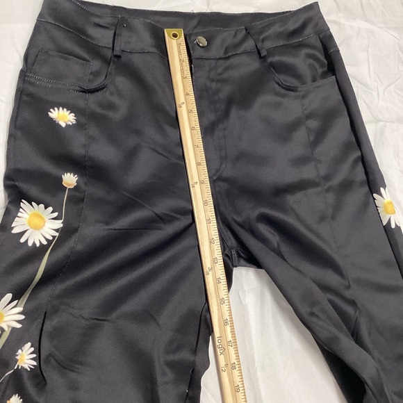 Chic Wide Leg Pants with Floral and Geometric Patterns - Picture 8 of 16